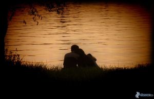 couple at the lake 151887